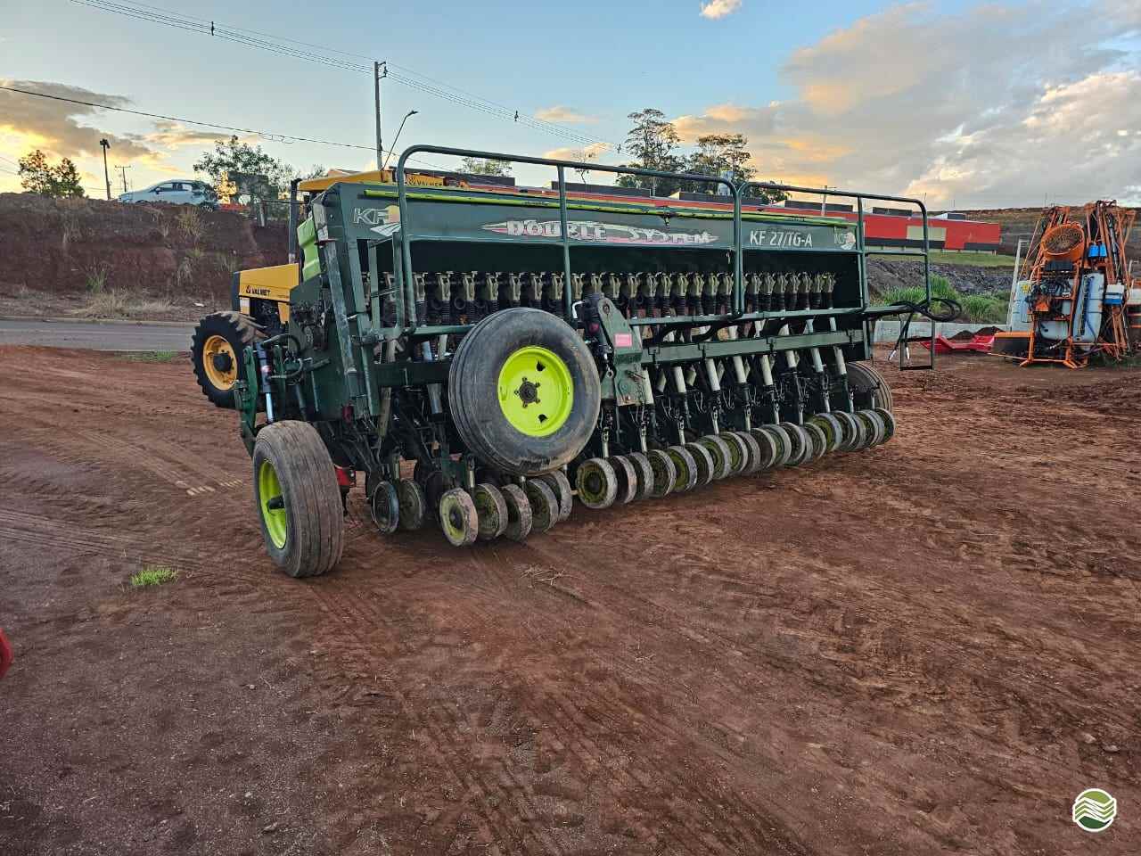 SEMEADEIRA KF KF 27/TG-A Pessette Máquinas Agrícolas CHOPINZINHO PARANÁ PR